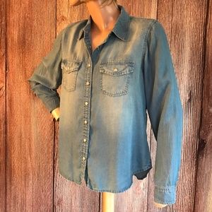 Wild Blue Sadie Robertson Chambray Shirt Small